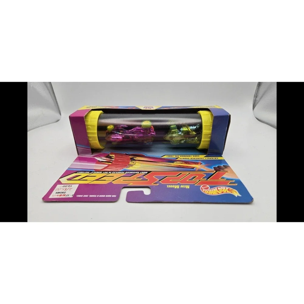 Hot Wheels Top Speed Stingshot/ Bi Sector Green Car and Pink Car NIB